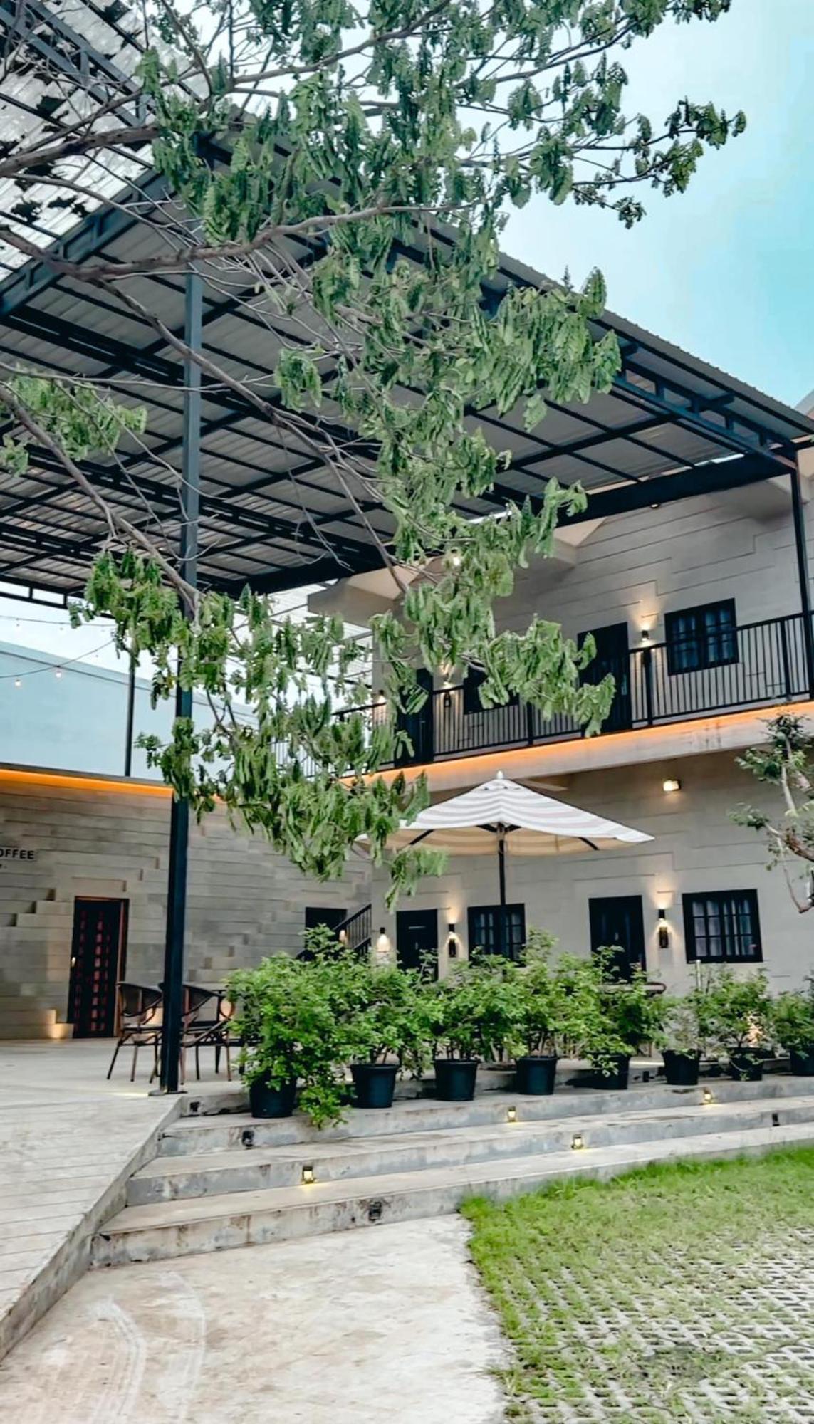 Macchiato Resort Savannakhet Opposite Thai Embassy ภายนอก รูปภาพ